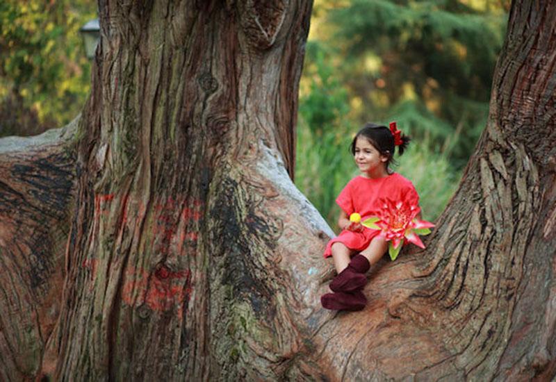 把女儿拍成了世界名画 把女儿打扮成妈妈喜欢的样子