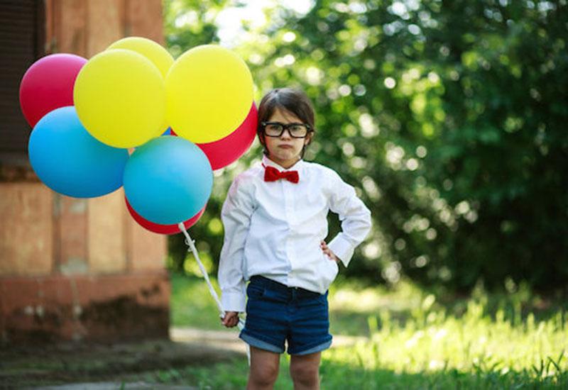 把女儿拍成了世界名画 把女儿打扮成妈妈喜欢的样子