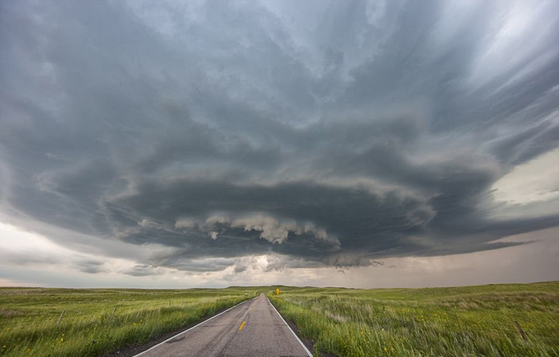 雷雨胞和超级闪电图片 超级雷暴恐怖的是什么