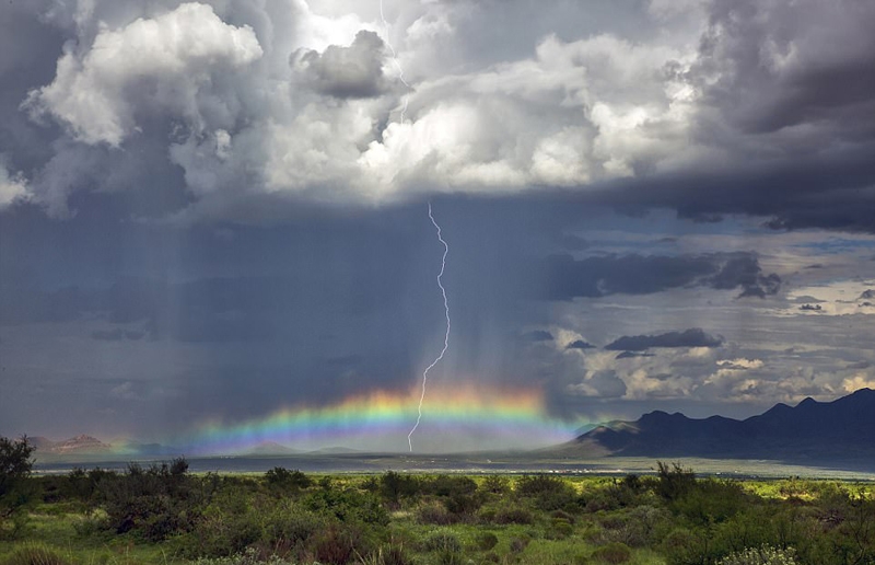 雷雨胞和超级闪电图片 超级雷暴恐怖的是什么
